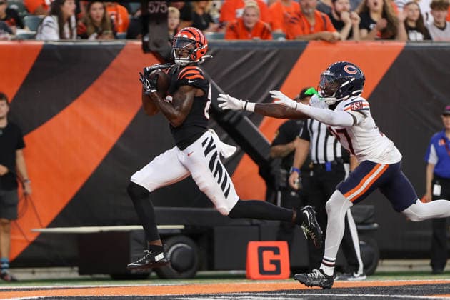 CINCINNATI, OH - AUGUST 22: Cincinnati Bengals wide receiver Colbie Young (86) catches a touchdown pass during the preseason game between the Chicago Bears and the Cincinnati Bengals at Paycor Stadium on August 22, 2026 in Cincinnati, OH. (Photo by Ian Johnson Icon Sportswire) NFL, American Football Herren, USA AUG 22 Bears at Bengals EDITORIAL USE ONLY Icon260822024