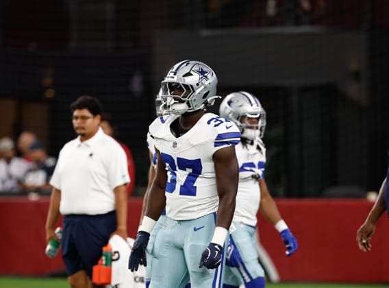 August 22, 2026, U.S.: August 22nd, 2026, Glendale, Arizona, USA: Dallas Cowboys running back Phil Mafah (37) warms up before an NFL, American Football Herren, USA football preseason game between the Dallas cowboys and Arizona Cardinals U.S. - ZUMAv153 20260822_zsp_v153_001 Copyright: xDavidxVeneziax