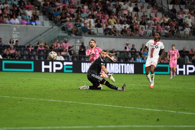 Lionel Messi seen scoring a goal during MLS, Fussball Herren, USA game between teams of Inter Miami and Toronto (Diego Cruz Ball Raw Images) Miami Nu Stadium USA Copyright: xDiegoxCruzx DSC07149