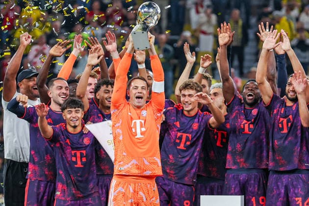 Franz Beckenbauer Supercup 2026 - Borussia Dortmund - FC Bayern München am 22.08.2026 im Signal Iduna Park in Dortmund Jubel und Freude beim Supercup Gewinner der Mannschaft des FC Bayern München, hier mit Maycon Normanha Cardozo (Muenchen 49), Torwart Manuel Neuer (Muenchen 1) , Tom Bischof (Muenchen 8) , Alphonso Davies (Muenchen 19) , Ismael Saibari (Muenchen 34) *** Franz Beckenbauer Super Cup 2026: Borussia Dortmund vs. FC Bayern Munich on August 22, 2026, at Signal Iduna Park in Dortmund. Celebrations and joy among the Super Cup-winning FC Bayern Munich team, shown here with Maycon Normanha Cardozo (Munich 49), goalkeeper Manuel Neuer (Munich 1), Tom Bischof (Munich 8), Alphonso Davies (Munich 19), and Ismael Saibari (Munich 34) MH