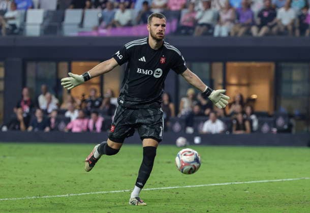 MLS, Fussball Herren, USA - Inter Miami CF vs. Toronto FC Toronto FC goalkeeper Luka Gavran reacts during the MLS soccer match between Inter Miami CF and Toronto FC at Nu Stadium in Miami, Florida, USA, 22 August 2026. MIAMI FLORIDA United States  Copyright: xCRISTOBALxHERRERA-ULASHKEVICHx