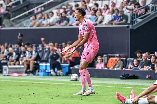 MIAMI, FL - AUGUST 22: Ian Fray (17) of the Inter Miami CF reacts to a foul during the MLS, Fussball Herren, USA match between Toronto FC and Inter Miami CF on August 22,2026 at NU Stadium, Miami, Fla.(Photo by Chris Arjoon Icon Sportswire) SOCCER: AUG 22 MLS Inter Miami CF vs Toronto FC EDITORIAL USE ONLY Icon2608220000004