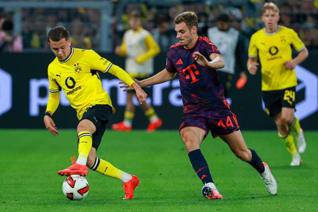 Franz Beckenbauer Supercup 2026 - Borussia Dortmund - FC Bayern München am 22.08.2026 im Signal Iduna Park in Dortmund Konstantinos Karetsas (Dortmund 19) gegen Josip Stanisic (Muenchen 44) *** Franz Beckenbauer Super Cup 2026: Borussia Dortmund vs. FC Bayern Munich on August 22, 2026, at Signal Iduna Park in Dortmund; Konstantinos Karetsas (Dortmund 19) vs. Josip Stanisic (Munich 44) MH