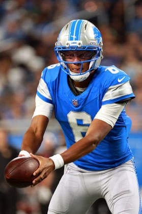 Washington Commanders vs Detroit Lions DETROIT,MICHIGAN-AUGUST 22: Detroit Lions quarterback Joshua Dobbs (6) prepares to hand off the ball during the second half of an NFL, American Football Herren, USA preseason football game between the Washington Commanders and the Detroit Lions in Detroit, Michigan USA, on Saturday, August 22, 2026 Detroit Michigan United States  Copyright: xAmyxLemusx originalFilename:lemus-washingt260822_npadZ.jpg