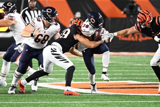August 22, 2026: Cincinnati Bengals linebacker Jack Dingle (59) hits Chicago Bears running back Brittain Brown (38) in their game in Cincinnati, Ohio. Cal Media Cincinnati USA - ZUMAc04_ 20260822_zma_c04_402 Copyright: xBrentxClarkx