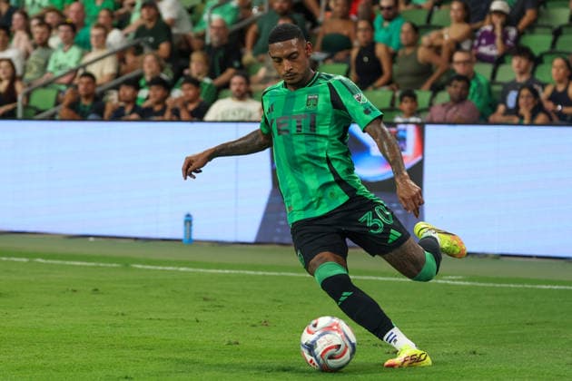 AUSTIN, TX - AUGUST 22: Midfielder Joseph Rosales 30 of the Austin FC readies to cross the ball during the MLS, Fussball Herren, USA match between Austin FC and Philadelphia Union on August 22, 2026, at Q2 Stadium in Austin, TX. (Photo by David Buono Icon Sportswire) SOCCER: AUG 22 MLS Austin FC vs Philadelphia Union EDITORIAL USE ONLY Icon260822020