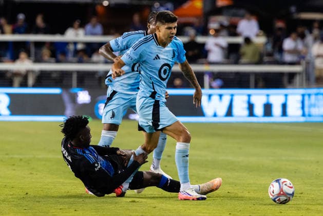 SAN JOSE, CA - AUGUST 22: Anthony Markanich 13 of Minnesota United FC attempts to go past Ousseni Bouda 7 of the San Jose Earthquakes during a MLS, Fussball Herren, USA match on August 22, 2026 at PayPal Park in San Jose, CA. (Photo by Matthew Huang Icon Sportswire) SOCCER: AUG 22 MLS San Jose Earthquakes vs Minnesota United FC EDITORIAL USE ONLY Icon260822141
