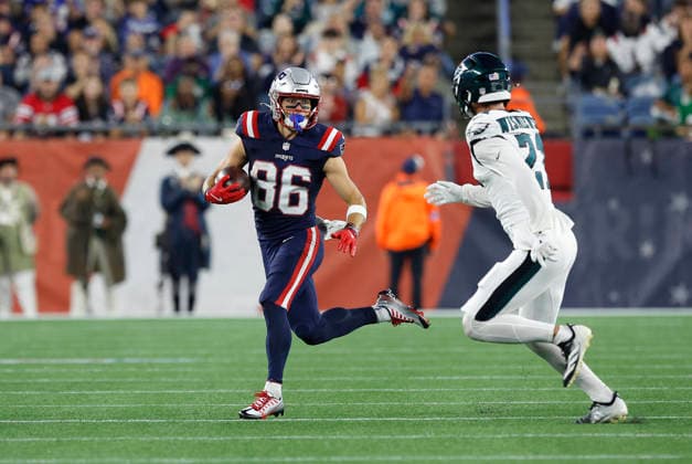 NFL, American Football Herren, USA 2026: Eagles Vs Patriots AUG 22 Aug 22, 2026; Foxborough, Massachusetts, USA; New England Patriots wide receiver Efton Chism III (86) runs with the ball after a catch during the NFL preseason game between Philadelphia Eagles and New England Patriots at Gillette Stadium. Mandatory Credit: M. Anthony Nesmith-Cal Media (Credit Image: Mingo Nesmith Cal Sport Media) Foxborough Massachusetts USA EDITORIAL USE ONLY Copyright: xx ZUMA-20260822_zma_c04_483.jpg MingoxNesmithx csmphotothree514178