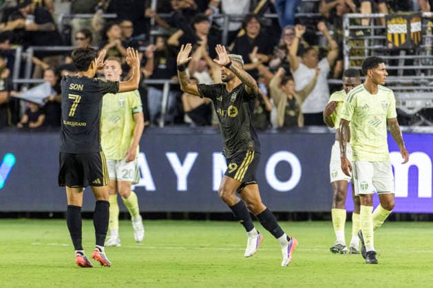 August 22, 2026, Los Angeles, California, USA: Los Angeles FC forwards Do nis Bouanga (99) celebrates with Heung Min Son (7) after scoring against Portland Timbers during a MLS, Fussball Herren, USA soccer game at BMO Stadium on Saturday, Aug. 22, 2026 in Los Angeles. Los Angeles USA - ZUMAc68_ 20260822_zaf_c68_172 Copyright: xRingoxChiux