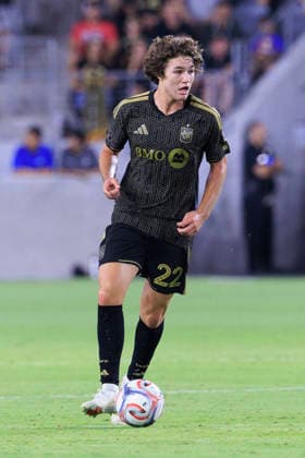 August 22, 2026, Los Angeles, California, USA: Jude Terry 22 of the Los Angeles Football Club during their regular season MLS, Fussball Herren, USA game against the Portland Timbers FC on Saturday August 22, 2026 at the BMO Stadium in Los Angeles, California. LAFC tie with Timbers, 1-1. ARIANA RUIZ PI Los Angeles USA - ZUMAp124 20260822_zaa_p124_075 Copyright: xArianaxRuizx