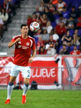 Red Bull New York V Chicago Fire FC Chicago Fire forward Robert Lewandowski, wearing No. 9, during the MLS, Fussball Herren, USA match against the New York Red Bulls at Sports Illustrated Stadium in Harrison, New Jersey, on August 22, 2026. The New York Red Bulls tied the Chicago Fire 1-1 in the MLS. New Jersey United States  Copyright: xDeccioxSerranox originalFilename:serrano-notitle260822_npub2.jpg