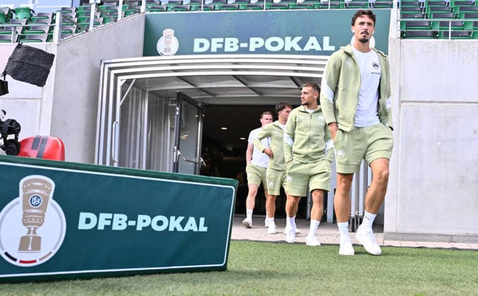 23.08.2026 - Fussball - Saison 2026 2027 - DFB Pokal Vereinspokal - 01. Runde: SpVgg Greuther Fürth ( Kleeblatt ) - VfL Bochum - Sportfoto Zink - xwoxzix - regulations prohibit any use of photographs as image sequences and or quasi-video - Noah König (17, SpVgg Greuther Fürth ) trifft ein *** August 23, 2026 Soccer Season 2026–2027 DFB Cup Club Cup First Round SpVgg Greuther Fürth Kleeblatt vs. VfL Bochum Sports photo by Zink xwoxzix; regulations prohibit any use of photographs as image sequences and or quasi-video Noah König 17, SpVgg Greuther Fürth scores a goal