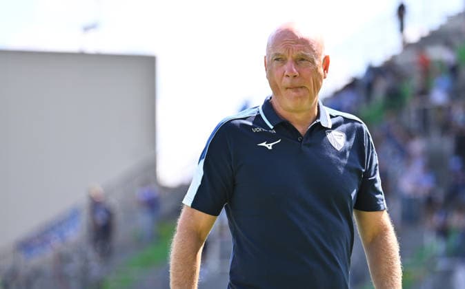 23.08.2026 - Fussball - Saison 2026 2027 - DFB Pokal Vereinspokal - 01. Runde: SpVgg Greuther Fürth ( Kleeblatt ) - VfL Bochum - Sportfoto Zink - xwoxzix - regulations prohibit any use of photographs as image sequences and or quasi-video - Uwe Rösler (Trainer VfL Bochum ) vor Spielbeginn *** August 23, 2026 Soccer Season 2026–2027 DFB Cup Club Cup First Round SpVgg Greuther Fürth Kleeblatt vs. VfL Bochum Sports photo by Zink xwoxzix; regulations prohibit any use of photographs as image sequences and or quasi-video. Uwe Rösler, coach of VfL Bochum, before kickoff