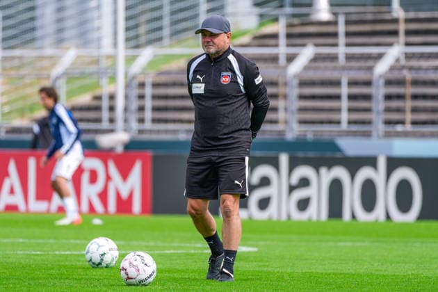 Bernhard Raab (1. FC Heidenheim, Trainer), Deutschland: Fussball, DFB Pokal, Saison 2026 27, 1. Runde, 23.08.2026, SSV Jeddeloh II vs 1. FC Heidenheim, Marschweg-Stadion (Oldenburg, Niedersachsen) *** Bernhard Raab, 1 FC Heidenheim, Coach, German Soccer, DFB Cup, 2026–27 Season, First Round, August 23, 2026, SSV Jeddeloh II vs. 1 FC Heidenheim, Marschweg Stadium, Oldenburg, Lower Saxony Copyright: xLeonxFrickx