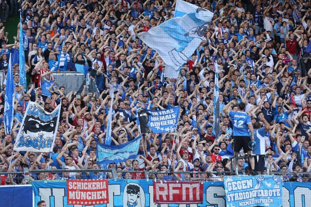 Fans Bochum , DFB Pokal , Greuther Fürth-VfL Bochum , , Fußball , in dem Sportpark Ronhof Stadion in Fürth , Bayern , Deutschland . August 23 , 2026 . Photo by: Davide Elias IPA Photo Pressefoto DENL Copyright: xDavidexEliasx