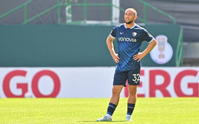 23.08.2026 - Fussball - Saison 2026 2027 - DFB Pokal Vereinspokal - 01. Runde: SpVgg Greuther Fürth ( Kleeblatt ) - VfL Bochum - Sportfoto Zink MeZi - xmexzix - regulations prohibit any use of photographs as image sequences and or quasi-video - Maximilian Wittek (32, VfL Bochum ) enttäuscht Enttäuschung *** August 23, 2026 Soccer Season 2026–2027 DFB Cup Club Cup First Round SpVgg Greuther Fürth Kleeblatt vs. VfL Bochum Sports photo by Zink MeZi xmexzix; regulations prohibit any use of photographs as image sequences and or quasi-video Maximilian Wittek, 32, VfL Bochum, disappointed; Disappointment