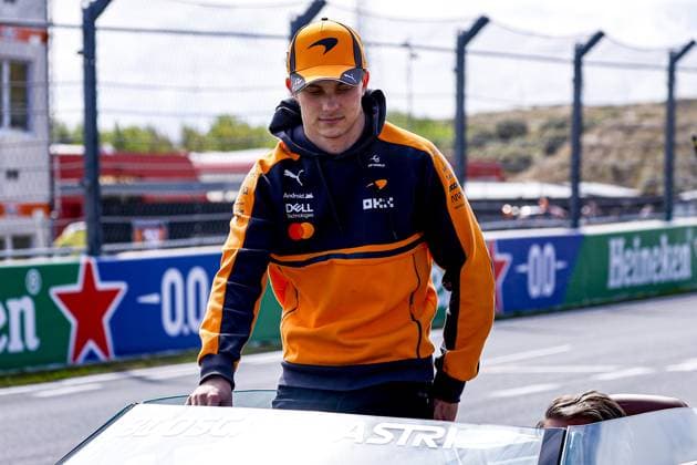 ZANDVOORT - Oscar Piastri from Australia, driver for McLaren Formula 1 Team, during the drivers parade for the Formula 1 Heineken Dutch Grand Prix at Circuit Zandvoort on August 23, 2026, in Zandvoort, the Netherlands. MARCEL TER BALS ANP xVIxANPxSportx xMarcelxterxBalsxIVx 566094552 originalFilename: 566094552.jpg