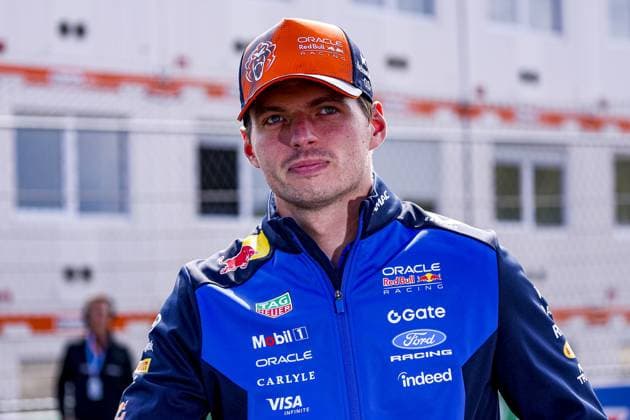 ZANDVOORT - Max Verstappen from the Netherlands and driver for Oracle Red Bull Racing during the drivers parade for the Formula 1 Heineken Dutch Grand Prix at Circuit Zandvoort on 23 August 2026 in Zandvoort, the Netherlands. MARCEL TER BALS ANP xVIxANPxSportx xMarcelxterxBalsxIVx 566094555 originalFilename: 566094555.jpg