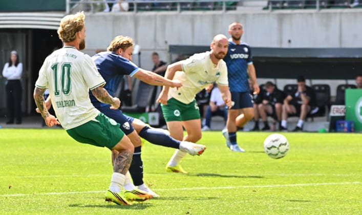 23.08.2026 - Fussball - Saison 2026 2027 - DFB Pokal Vereinspokal - 01. Runde: SpVgg Greuther Fürth ( Kleeblatt ) - VfL Bochum - Sportfoto Zink MeZi - xmexzix - regulations prohibit any use of photographs as image sequences and or quasi-video - Christian Rasmussen (7, VfL Bochum ) erzielt Treffer Tor Torschuß zum 0:1 gegen Ole Pohlmann (10, SpVgg Greuther Fürth ) *** August 23, 2026 Soccer Season 2026–2027 DFB Cup Club Cup First Round SpVgg Greuther Fürth Kleeblatt vs. VfL Bochum Sports Photo by Zink MeZi xmexzix; regulations prohibit any use of photographs as image sequences and or quasi-video. Christian Rasmussen 7, VfL Bochum scores a goal with a shot to make it 0–1 against Ole Pohlmann 10, SpVgg Greuther Fürth