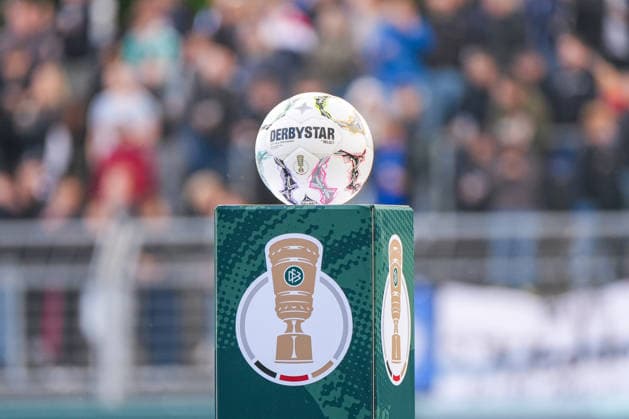 Spielball DFB Pokal, Derbystar, Deutschland: Fussball, DFB Pokal, Saison 2026 27, 1. Runde, 23.08.2026, SSV Jeddeloh II vs 1. FC Heidenheim, Marschweg-Stadion (Oldenburg, Niedersachsen) *** DFB Cup Match, Derby Star, German Soccer, DFB Cup, 2026–27 Season, First Round, August 23, 2026, SSV Jeddeloh II vs. 1. FC Heidenheim, Marschweg Stadium, Oldenburg, Lower Saxony Copyright: xLeonxFrickx