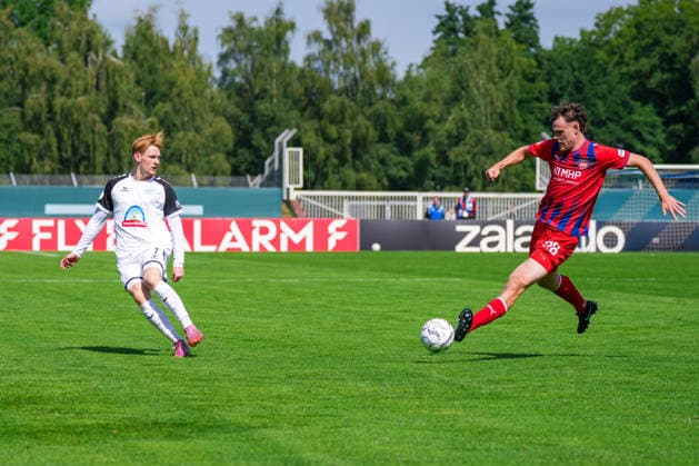 Pascal Steinwender (SSV Jeddeloh II, 7), Yannik Wagner (1. FC Heidenheim, 38), Deutschland: Fussball, DFB Pokal, Saison 2026 27, 1. Runde, 23.08.2026, SSV Jeddeloh II vs 1. FC Heidenheim, Marschweg-Stadion (Oldenburg, Niedersachsen) *** Pascal Steinwender, SSV Jeddeloh II, 7, Yannik Wagner, 1 FC Heidenheim, 38, German Soccer, DFB Cup, 2026–27 Season, First Round, August 23, 2026, SSV Jeddeloh II vs. 1 FC Heidenheim, Marschweg Stadium, Oldenburg, Lower Saxony Copyright: xLeonxFrickx