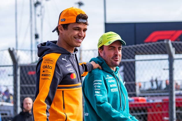 FIA Formula 1 World Championship, WM, Weltmeisterschaft Dutch Grand Prix 2026 Zandvoort, 20.08.2026, Das Rennen, Grosser Preis Lando Norris und Fernando Alonso *** FIA Formula 1 World Championship, 2026 Dutch Grand Prix at Zandvoort, August 20, 2026, The Race, Grand Prix: Lando Norris and Fernando Alonso Copyright: xBahhoxKarax