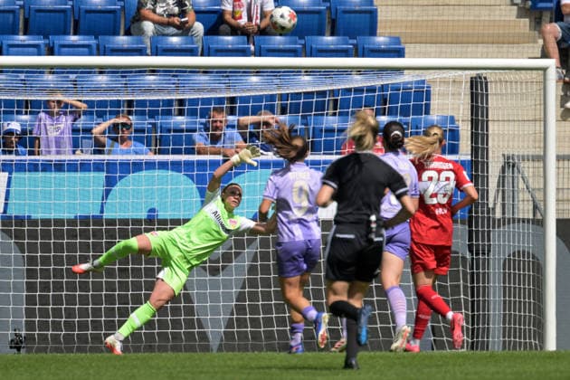 Laura Giuliani (VfB Stuttgart 1893 Frauen, 01) im Tor GER, TSG 1899 Hoffenheim vs. VFB Stuttgart , Google Pixel Frauen-Bundesliga, 1.Spieltag, Saison 2026 2027, 23.08.2026 DFB DFL regulations prohibit any use of photographs as image sequences and or quasi-video GER, TSG 1899 Hoffenheim vs. VFB Stuttgart , Google Pixel Frauen-Bundesliga, 1.Spieltag, Saison 2026 2027, 23.08.2026 Sinsheim *** Laura Giuliani, VfB Stuttgart 1893 Women, No. 01 in goal (GER), TSG 1899 Hoffenheim vs. VfB Stuttgart, Google Pixel Women s Bundesliga, Matchday 1, 2026–2027 season, August 23, 2026 DFB and DFL regulations prohibit any use of photographs as image sequences and or quasi-video GER, TSG 1899 Hoffenheim vs. VfB Stuttgart, Google Pixel Women’s Bundesliga, Matchday 1, 2026–2027 season, August 23, 2026, Sinsheim Copyright: xEibner-Pressefotox EP_TBR