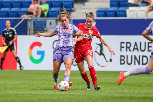 Laia Martret Jimenez (TSG 1899 Hoffenheim, 21), Reena Wichmann (VfB Stuttgart, 28) Fussball: Google Pixel Frauen-Bundesliga, 1. Spieltag, TSG 1899 Hoffenheim vs. VfB Stuttgart am 23.08.2026 in Sinsheim (SNP Arena), Deutschland Sinsheim SNP Arena Deutschland *** Laia Martret Jimenez, TSG 1899 Hoffenheim, 21; Reena Wichmann, VfB Stuttgart, 28; Soccer; Google Pixel; Women s Bundesliga; Matchday 1, TSG 1899 Hoffenheim vs. VfB Stuttgart on August 23, 2026, at Sinsheim SNP Arena, Germany Sinsheim SNP Arena Germany Copyright: xFranzxReindelx