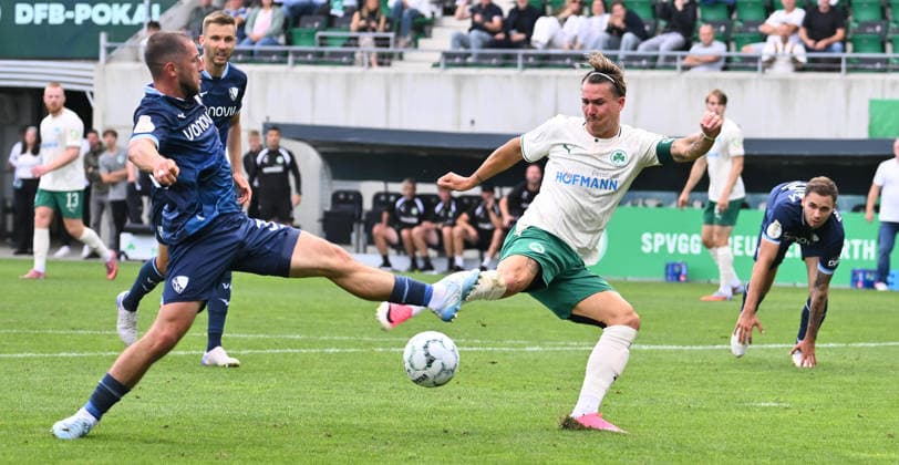 23.08.2026 - Fussball - Saison 2026 2027 - DFB Pokal Vereinspokal - 01. Runde: SpVgg Greuther Fürth ( Kleeblatt ) - VfL Bochum - Sportfoto Zink - xwoxzix - regulations prohibit any use of photographs as image sequences and or quasi-video - Maximilian Wittek (32, VfL Bochum ) Felix Klaus (30, SpVgg Greuther Fürth ) *** August 23, 2026 Soccer Season 2026–2027 DFB Cup Club Cup First Round SpVgg Greuther Fürth Kleeblatt vs. VfL Bochum Sports photo by Zink xwoxzix; regulations prohibit any use of photographs as image sequences and or quasi-video Maximilian Wittek 32, VfL Bochum; Felix Klaus 30, SpVgg Greuther Fürth