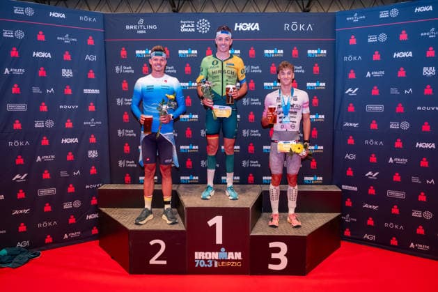 Leipzig - Triathlon-Premiere in Leipzig: Willy Hirsch und Caroline Pohle gewinnen Ironman 70.3, Leipziger Geschwister auf Platz 2 (Teil 2) 23.08.2026 ab 8 Uhr¨Stadtgebiet Leipzig und Umland ¨Fotograf: EHL Media Erik-Holm Langhof Im Foto: Rico Bogen, Zweiter Platz, Wilhelm Willy Hirsch, Erster Platz und Pierre Dupuy, Dritter Platz (von links) Am Sonntagmorgen startete am Cospudener See erstmals ein Ironman 70.3 in Leipzig. Sportamtsleiterin Katja Büchel gab um 8 Uhr den Startschuss für die männlichen Profis, fünf Minuten später folgten die Profi-Frauen sowie weitere Minuten später Hunderte Amateur-Sportler. Insgesamt nahmen rund 2.500 Triathleten an der Veranstaltung teil. Vor ihnen lagen 1,9 Kilometer Schwimmen, 90 Kilometer Radfahren durch das Leipziger Neuseenland sowie ein abschließender Halbmarathon insgesamt rund 113 Kilometer. Schlussendlich setzte sich bei den Männern Wilhelm Willy Hirsch durch und gewann die Leipziger Premiere. Der Leipziger Triathlet Rico Bogen belegte den zweiten Platz, der Franzose Pierre Dupuy kam auf Platz drei. Das Rennen der Frauen entschied Caroline Pohle für sich. Bogens Schwester Bianca Bogen erreichte ebenfalls Platz zwei. Auf den dritten Podestplatz bei den Frauen kam Brooke Gillies aus Großbritannien. Leipzig Sachsen Deutschland *** Leipzig Triathlon Debut in Leipzig: Willy Hirsch and Caroline Pohle Win the Ironman 70.3, Leipzig Siblings Take Second Place Part 2 August 23, 2026, starting at 8 a.m.¨Leipzig City Area and Surrounding Region ¨Photographer EHL Media Erik Holm Langhof Pictured: Rico Bogen, second place, Wilhelm Willy Hirsch, first place, and Pierre Dupuy, third place, from left. On Sunday morning, an Ironman 70.3 took place for the first time in Leipzig at Lake Cospuden. Katja Büchel, head of the sports department, gave the starting signal for the male professionals at 8 a.m., followed five minutes later by the professional women and, a few minutes after that, by hundreds of amateur athletes. A total of around 2,500 triathletes participated in the event. Ahead of them lay a 1.9-kilometer swim, a 90-kilometer bike ride through Leipzig’s Neuseenland, and a concluding half-marathon—a total of about 113 kilometers. In the end, Wilhelm Willy Hirsch prevailed in the men’s race and won the Leipzig debut. Leipzig triathlete Rico Bogen took second place, while Pierre Dupuy of France finished third. Caroline Pohle won the women’s race. Bogen’s sister, Bianca Bogen, also took second place. Brooke Gillies from Great Britain claimed the third spot on the women’s podium. Leipzig, Saxony, Germany Copyright: xEHLxMedia Erik-HolmxLanghofx 20260823_ironman-leipzig_25