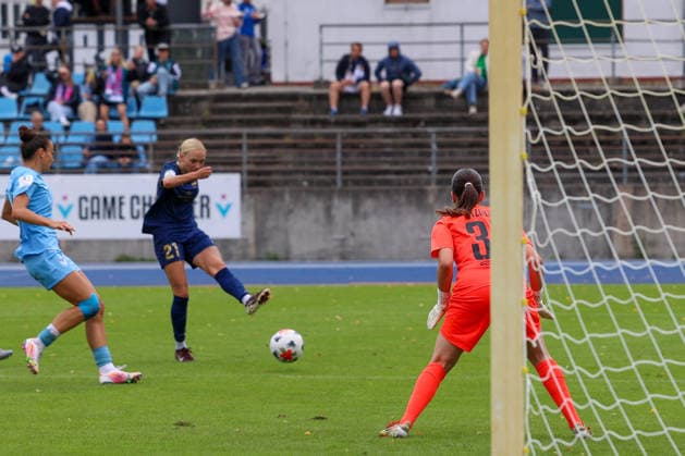2026-08-23 ,FC Viktoria - SG 99 Andernach, Frauen, 2. Bundesliga, 3.Spieltag, Stadion Lichterfelde Isabel Pfeiffer (SG 99 Andernach, 21) mit dem Schuss auf das Tor Berlin Berlin Germany *** August 23, 2026, FC Viktoria SG 99 Andernach, Women, 2nd Bundesliga, Matchday 3, Lichterfelde Stadium, Isabel Pfeiffer (SG 99 Andernach), 21, taking a shot on goal, Berlin, Berlin, Germany