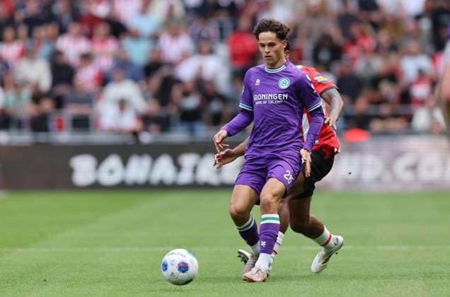 EINDHOVEN - FC Groningen aanvaller Thom van Bergen tijdens de Vriendenloterij eredivisie wedstrijd tussen PSV en FC Groningen in Philips stadion op 23 augustus 2026 in Eindhoven , Nederland. - *** EINDHOVEN FC Groningen forward Thom van Bergen during the Vriendenloterij Eredivisie match between PSV and FC Groningen at Philips Stadium on August 23, 2026, in Eindhoven, the Netherlands