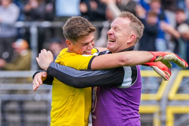 Haris Hyseni (SSV Jeddeloh II, 37) trifft per Elfmeter zum 4:1, Moritz Onken (SSV Jeddeloh II, 1) Jubel, Freude, Emotionen, Deutschland: Fussball, DFB Pokal, Saison 2026 27, 1. Runde, 23.08.2026, SSV Jeddeloh II vs 1. FC Heidenheim, Marschweg-Stadion (Oldenburg, Niedersachsen) *** Haris Hyseni (SSV Jeddeloh II), 37, scores on a penalty kick to make it 4–1; Moritz Onken (SSV Jeddeloh II), 1—celebration, joy, emotions, German soccer, DFB Cup, 2026–27 season, First Round, August 23, 2026, SSV Jeddeloh II vs. 1. FC Heidenheim, Marschweg Stadium, Oldenburg, Lower Saxony Copyright: xLeonxFrickx