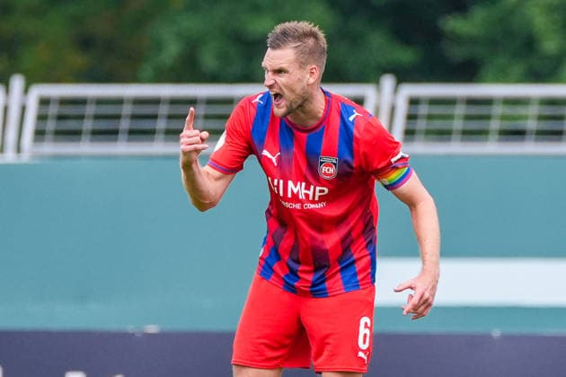 Patrick Mainka (1. FC Heidenheim, 6), Frust, Ärger, Deutschland: Fussball, DFB Pokal, Saison 2026 27, 1. Runde, 23.08.2026, SSV Jeddeloh II vs 1. FC Heidenheim, Marschweg-Stadion (Oldenburg, Niedersachsen) *** Patrick Mainka, 1 FC Heidenheim, 6, Frustration, Anger, German Soccer, DFB Cup, 2026–27 Season, First Round, August 23, 2026, SSV Jeddeloh II vs. 1 FC Heidenheim, Marschweg Stadium, Oldenburg, Lower Saxony Copyright: xLeonxFrickx