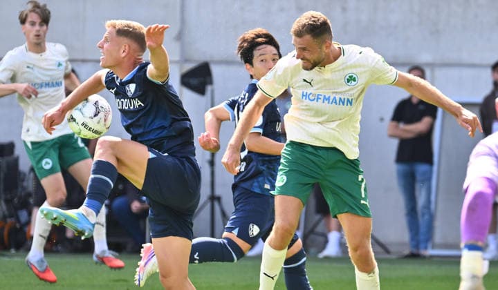 23.08.2026 - Fussball - Saison 2026 2027 - DFB Pokal Vereinspokal - 01. Runde: SpVgg Greuther Fürth ( Kleeblatt ) - VfL Bochum - Sportfoto Zink - xwoxzix - regulations prohibit any use of photographs as image sequences and or quasi-video - Enis Cokaj (6, VfL Bochum ) - Handspiel im Strafraum - kein Elfmeter Strafstoß - rechts Dennis Srbeny (7, SpVgg Greuther Fürth ) *** August 23, 2026 Soccer Season 2026–2027 DFB Cup Club Cup First Round SpVgg Greuther Fürth Kleeblatt vs. VfL Bochum Sports photo by Zink xwoxzix; regulations prohibit any use of photographs as image sequences and or quasi-video. Enis Cokaj 6, VfL Bochum: Handball in the penalty area—no penalty kick; penalty kick to the right by Dennis Srbeny 7, SpVgg Greuther Fürth