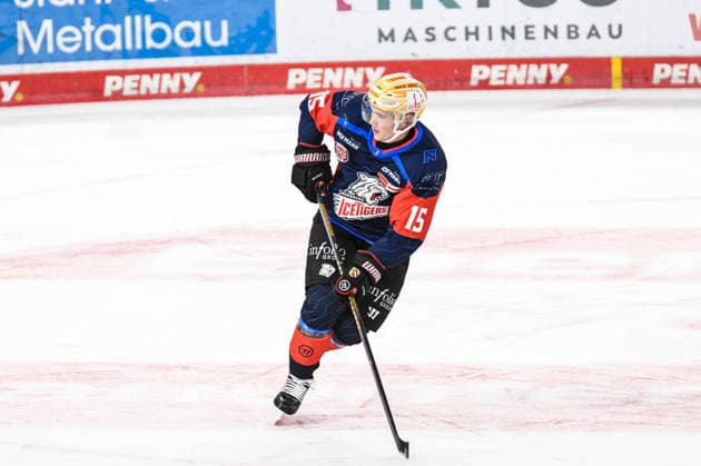 Nuernberg Ice Tigers vs. Loewen Frankfurt, Eishockey, Deutsche Eishockey Liga, Penny DEL, Vorbereitungsspiel, Gaeuboden Cup, Saison 2026 2027 am 23.08.2026 Nikloas Heigl (Nuernberg Ice Tigers), Eishockey Herren, Deutsche Eishockey Liga, Penny DEL, Vorbereitungsspiel, Gaeuboden Cup, Saison 2026 2027 am 23.08.2026 im Eisstadion am Pulverturm, Nuernberg Ice Tigers (blau) gegen Loewen Frankfurt (weiss) *** Nuremberg Ice Tigers vs. Löwen Frankfurt, Ice Hockey, German Ice Hockey League, Penny DEL, Preseason Game, Gaeuboden Cup, 2026–2027 Season on August 23, 2026, Nikloas Heigl, Nuremberg Ice Tigers, Men s Ice Hockey, German Ice Hockey League, Penny DEL, Preseason Game, Gaeuboden Cup, 2026–2027 Season on August 23, 2026, at the Eisstadion am Pulverturm, Nuremberg Ice Tigers (blue) vs. Löwen Frankfurt (white)