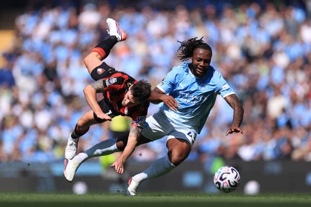 Football - Premier League - Manchester City v Bournemouth 23rd August 2026 - Premier League - Manchester City v Bournemouth - Antoine Semenyo of Manchester City battles with Adam Smith of Bournemouth - Photo: Simon Stacpoole Offside. Manchester UK *** Fußball, Premier League: Manchester City gegen Bournemouth, 23. August 2026, Premier League: Manchester City gegen Bournemouth – Antoine Semenyo von Manchester City im Zweikampf mit Adam Smith von Bournemouth. Foto: Simon Stacpoole, Offside, Manchester, Großbritannien  Copyright: xSimonxStacpoolexOffside