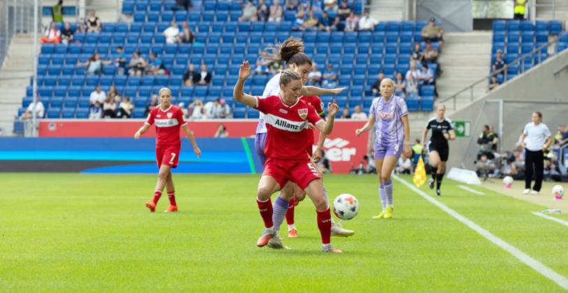 23.08.26 Frauen TSG 1899 Hoffenheim - VfB Stuttgart Deutschland, Stuttgart, 23.08.2026, Fussball, Frauen, Bundesliga, Saison 2026 2027, TSG 1899 Hoffenheim - VfB Stuttgart: v.l. Marie Hahn (TSG 1899 Hoffenheim), Greta Stegemann (VfB Stuttgart). *** August 23, 2026 Women s TSG 1899 Hoffenheim vs. VfB Stuttgart Germany, Stuttgart, August 23, 2026, Soccer, Women s, Bundesliga, 2026–2027 Season, TSG 1899 Hoffenheim vs. VfB Stuttgart; from left: Marie Hahn (TSG 1899 Hoffenheim), Greta Stegemann (VfB Stuttgart)