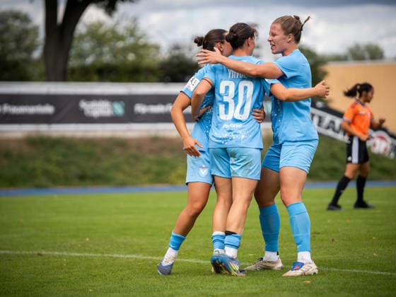 2. Frauen-Bundesliga: FC Viktoria Berlin vs. SG 99 Andernach; Berlin, 23.08.2026 Fußball, 2. Frauen Bundesliga: Jubel über den Ausgleichstreffer von Leyila AYDIN (Viktoria Berlin 47) während des 2. Frauen Bundesliga-Spiels gegen SG 99 Andernach am Spieltag 3 zwischen dem FC Viktoria Berlin und SG 99 Andernach am 23. August 2026 im Stadion Lichterfelde, Berlin (Deutschland) DFL REGULATIONS PROHIBIT ANY USE OF PHOTOGRAPHS AS IMAGE SEQUENCES AND OR QUASI-VIDEO. *** Women s Bundesliga 2: FC Viktoria Berlin vs. SG 99 Andernach Berlin, August 23, 2026, Soccer, Women s 2nd Bundesliga: Celebration following the equalizing goal by Leyila AYDIN (Viktoria Berlin, 47 ) during the Women s 2nd Bundesliga match against SG 99 Andernach on Matchday 3 between FC Viktoria Berlin and SG 99 Andernach on August 23, 2026, at Lichterfelde Stadium, Berlin, Germany. DFL regulations prohibit any use of photographs as image sequences and or quasi-video. Copyright: xBEAUTIFULxSPORTS Kuehnx
