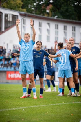 2. Frauen-Bundesliga: FC Viktoria Berlin vs. SG 99 Andernach; Berlin, 23.08.2026 Fußball, 2. Frauen Bundesliga: Melina REUTER (Viktoria Berlin 7) während einer Ecke bei dem 2. Frauen Bundesliga-Spiel gegen SG 99 Andernach am Spieltag 3 zwischen dem FC Viktoria Berlin und SG 99 Andernach am 23. August 2026 im Stadion Lichterfelde, Berlin (Deutschland) DFL REGULATIONS PROHIBIT ANY USE OF PHOTOGRAPHS AS IMAGE SEQUENCES AND OR QUASI-VIDEO. *** Women s Bundesliga 2: FC Viktoria Berlin vs. SG 99 Andernach Berlin, August 23, 2026, Soccer, Women s Bundesliga 2: Melina REUTER of Viktoria Berlin No. 7 during a corner kick in the Women s Bundesliga 2 match against SG 99 Andernach on Matchday 3 between FC Viktoria Berlin and SG 99 Andernach on August 23, 2026, at Lichterfelde Stadium, Berlin, Germany. DFL regulations prohibit any use of photographs as image sequences and or quasi-video. Copyright: xBEAUTIFULxSPORTS Kuehnx