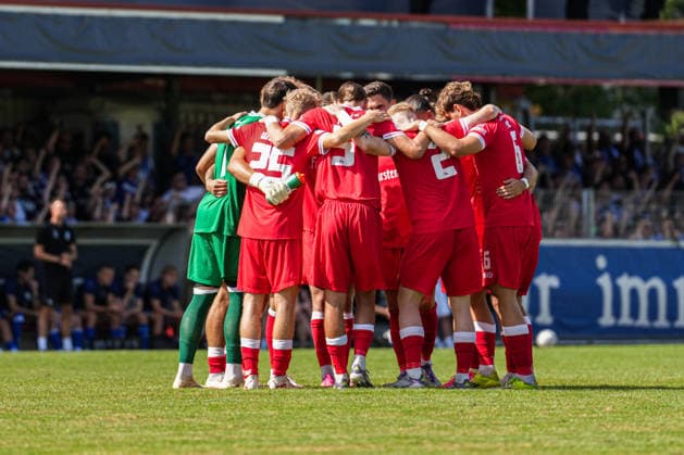 DFB-Pokal: Bahlinger SC vs 1. FC Magdeburg, 22.08.2026 Mannschaftskreis des Bahlinger SC DFB-Pokal: Bahlinger SC vs 1. FC Magdeburg, Kaiserstuhlstadion, 22.08.2026 DFB DFL REGULATIONS PROHIBIT ANY USE OF PHOTOGRAPHS AS IMAGE SEQUENCES AND OR QUASI-VIDEO. *** DFB Cup: Bahlinger SC vs. 1 FC Magdeburg, August 22, 2026 Bahlinger SC Roster for the DFB Cup match against 1 FC Magdeburg, Kaiserstuhlstadion, August 22, 2026 DFB and DFL regulations prohibit any use of photographs as image sequences and or quasi-video Copyright: xBEAUTIFULxSPORTS Boscox