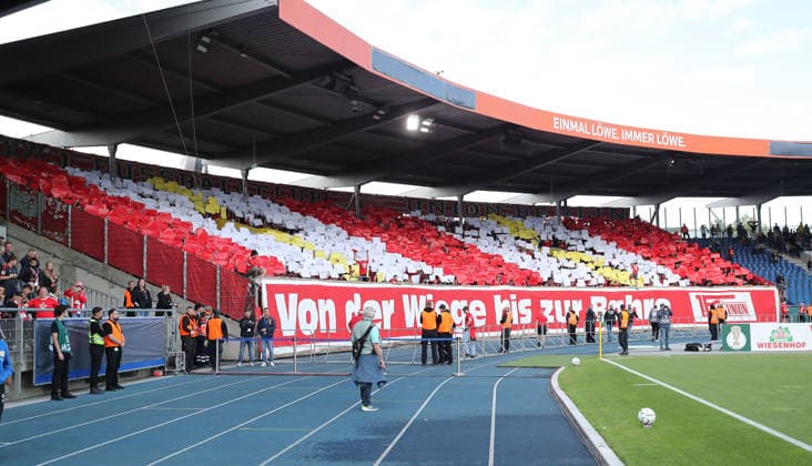 Unionfans Gästeblock Fußball Fussball DFB Pokal 1. Runde Saison 2026 2027 23.08.2026 Eintracht Braunschweig BTSV vs. 1.FC Union Berlin FCU DFL regulations prohibit any use of photographs as image sequences and or quasi-video *** Union fans, visitors section, sports, soccer, DFB Cup, 1st round, 2026–2027 season, August 23, 2026, Eintracht Braunschweig BTSV vs. 1. FC Union Berlin (FCU). DFL regulations prohibit any use of photographs as image sequences and or quasi-video.