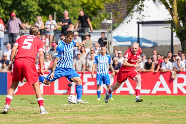 DFB-Pokal: Bahlinger SC vs 1. FC Magdeburg, 22.08.2026 Mateusz Å»ukowski (1. FC Magdeburg, 22) mit seinem Schuss zum 0:1 DFB-Pokal: Bahlinger SC vs 1. FC Magdeburg, Kaiserstuhlstadion, 22.08.2026 DFB DFL REGULATIONS PROHIBIT ANY USE OF PHOTOGRAPHS AS IMAGE SEQUENCES AND OR QUASI-VIDEO. *** DFB Cup: Bahlinger SC vs. 1. FC Magdeburg, August 22, 2026. Mateusz Zukowski of 1. FC Magdeburg scored the 0–1 goal on August 22. DFB Cup: Bahlinger SC vs. 1. FC Magdeburg, Kaiserstuhlstadion, August 22, 2026 DFB and DFL regulations prohibit any use of photographs as image sequences and or quasi-video Copyright: xBEAUTIFULxSPORTS Boscox