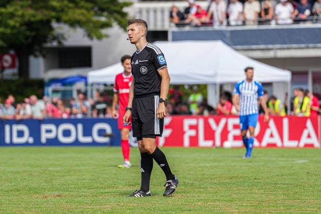 DFB-Pokal: Bahlinger SC vs 1. FC Magdeburg, 22.08.2026 Felix Wagner (Schiedsrichter) DFB-Pokal: Bahlinger SC vs 1. FC Magdeburg, Kaiserstuhlstadion, 22.08.2026 DFB DFL REGULATIONS PROHIBIT ANY USE OF PHOTOGRAPHS AS IMAGE SEQUENCES AND OR QUASI-VIDEO. *** DFB Cup: Bahlinger SC vs. 1 FC Magdeburg, August 22, 2026; Felix Wagner, Referee; DFB Cup: Bahlinger SC vs. 1 FC Magdeburg, Kaiserstuhlstadion, August 22, 2026 DFB DFL regulations prohibit any use of photographs as image sequences and or quasi-video Copyright: xBEAUTIFULxSPORTS Boscox