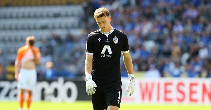 Jena - Darmstadt DFB Pokal Jena, 23.08.2026, Ernst-Abbe-Sportfeld, Fussball, DFB-Pokal, 1.Hauptrunde , FC Carl Zeiss Jena vs. SC Darmstadt 98 , Im Bild: Torwart Marius Liesegang (1, Jena) . , Nur zur redaktionellen Nutzung. Only editorial use. , DFB regulations prohibit any use of photographs as image sequences and or quasi-video. , *** Jena vs. Darmstadt, DFB Cup, Jena, August 23, 2026, Ernst Abbe Sportfeld, Soccer, DFB Cup, First Round, FC Carl Zeiss Jena vs. SC Darmstadt 98, Pictured: Goalkeeper Marius Liesegang 1, Jena, For editorial use only, DFB regulations prohibit any use of photographs as image sequences and or quasi-video, Picture Point