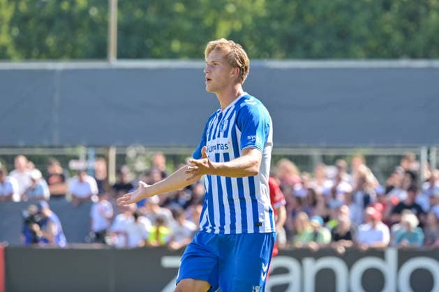 Luka Hyrylaeinen (1. FC Magdeburg, 38) mit Gestik. GER, Bahlinger SC vs 1. FC Magdeburg, Fussball, DFB-Pokal, 1. Hauptrunde, Saison 2026 2027, 23.08.2026 DFB REGULATIONS PROHIBIT ANY USE OF PHOTOGRAPHS AS IMAGE SEQUENCES AND OR QUASI-VIDEO GER, Bahlinger SC vs 1. FC Magdeburg, Fussball, DFB-Pokal, 1. Hauptrunde, Saison 2026 2027, 23.08.2026 Bahlingen *** Luka Hyrylaeinen, 1 FC Magdeburg, 38, gesturing (GER), Bahlinger SC vs. 1 FC Magdeburg, soccer, DFB Cup, 1st Round, 2026–2027 season, August 23, 2026 DFB regulations prohibit any use of photographs as image sequences and or quasi-video GER, Bahlinger SC vs. 1 FC Magdeburg, soccer, DFB Cup, 1st Main Round, 2026–2027 Season, August 23, 2026, Bahlingen Copyright: xEibner-Pressefotox EP_THS
