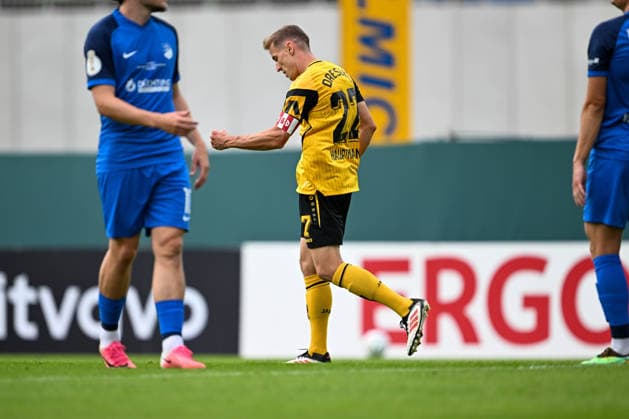 DFB Pokal 26 27 - Westfalia Rhynern - Dynamo Dresden am 23.08.2026 im LVM-Preußenstadion in Münster Jubel, Torjubel, Torschuetze, Torschütze Niklas Hauptmann (Dresden) jubelt nach seinem Tor zum 0:2 *** DFB Cup 26 27: Westfalia Rhynern vs. Dynamo Dresden on August 23, 2026, at the LVM Preußenstadion in Münster—Cheers, goal celebrations, goal scorers; Niklas Hauptmann of Dresden celebrates after scoring the 0–2 goal. MT