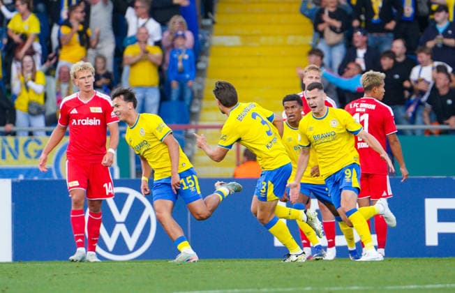 Deutschland: Fussball DFB-Pokal 2026 2027, 1. Runde - Eintracht Braunschweig - 1. FC Union Berlin - Eintracht-Stadion (Braunschweig): Tor und Torjubel zum Max Marie (Eintracht Braunschweig, 15) *** Germany Soccer DFB Cup 2026–2027, First Round: Eintracht Braunschweig vs. 1. FC Union Berlin at Eintracht Stadium Braunschweig—Goal and Goal Celebration: Max Marie, Eintracht Braunschweig, 15 Copyright: xAymanxAlahmedx