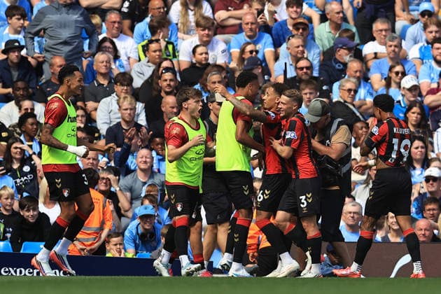 23rd August 2026; Etihad Stadium, Manchester, Lancashire, England; Premier League Football, Manchester City versus AFC Bournemouth; Marcus Tavernier of Bournemouth celebrates with his team mates after scoring for 0-1 after 26 minutes DavidxBlunsden