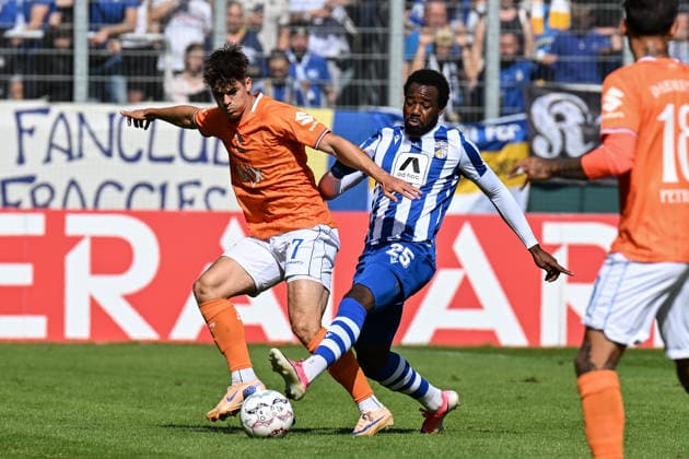 Fußball I Herren I Saison 2026-2027 I DFB-Pokal I FC Carl Zeiss Jena - SV Darmstadt 98 I 23.08.2026 Zweikampf Noah Raphael Weißhaupt (7, SV Darmstadt 98), Jean Miguel Boog (25, FC Carl Zeiss Jena) Jena Ernst-Abbe-Sportfeld, ad hoc Arena Thüringen Deutschland *** Soccer I Men s Team I 2026–2027 Season I DFB Cup I FC Carl Zeiss Jena vs. SV Darmstadt 98 I August 23, 2026, Tackle by Noah Raphael Weißhaupt 7, SV Darmstadt 98, Jean Miguel Boog 25, FC Carl Zeiss Jena, Ernst Abbe Sportfeld, ad hoc Arena, Thuringia, Germany Copyright: xLobeca InesxHähnelx